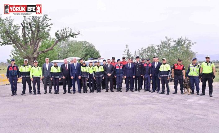 Aydın Valisi Aksoy bayram öncesi emniyet kemeri uygulamasına katıldı