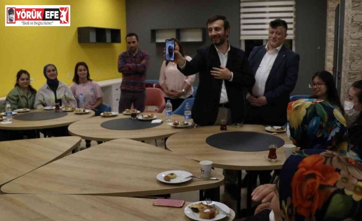 Bakan Kasapoğlu, Aydınlı öğrencilerle görüştü