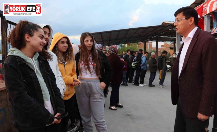 Başkan Özcan, üniversite öğrencilerine müjdesini paylaşacak