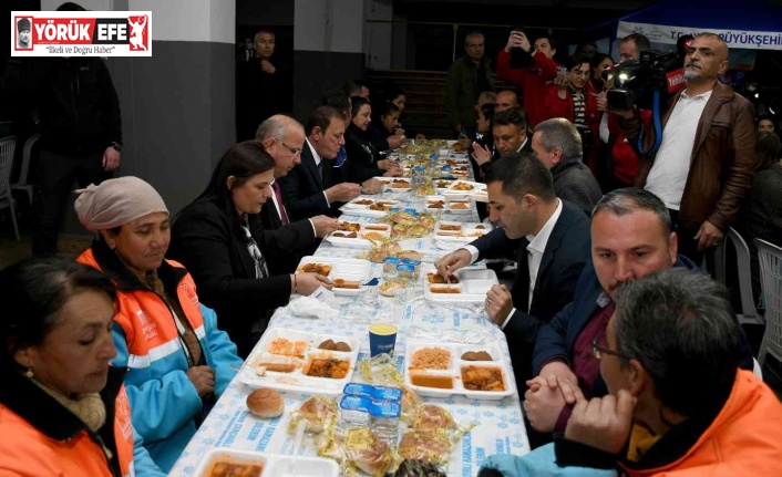 Başkanlar çalışanlarıyla iftar yemeğinde buluştu
