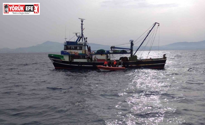 Denizde rahatsızlanan balıkçının yardımına sahil güvenlik ekipleri yetişti