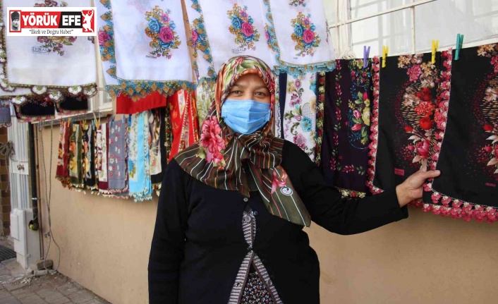 El emeği, göz nuru ürünleri ile aile bütçesine katkı sunuyor