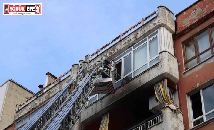 Ev yangınında 6 kişi dumandan etkilendi