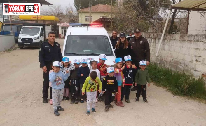 Köşk polisinden öğrencilere hediye