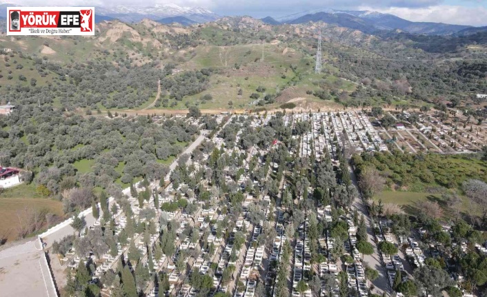 Nazilli’de mezarlıklar Ramazan Bayramı öncesi bakıma alındı