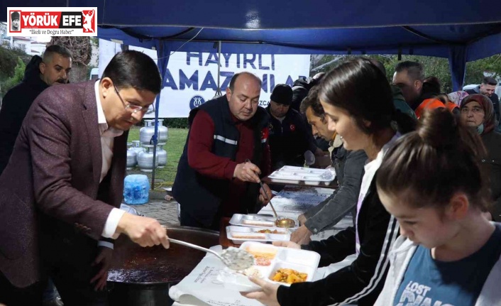 Nazilli’de yüzlerce kişi iftar sofralarında buluşuyor