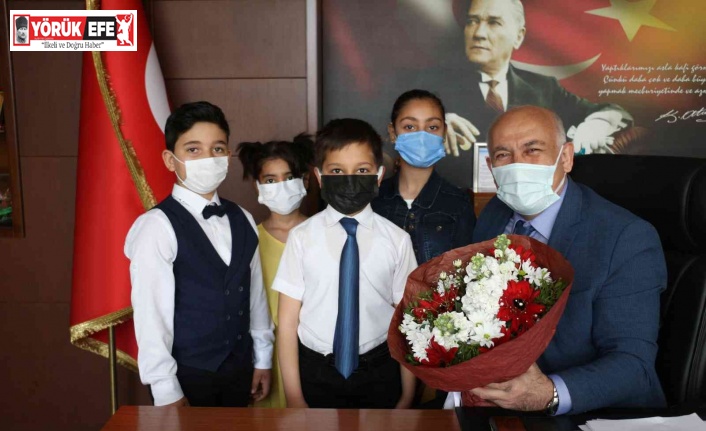 Söke’nin sembolik belediye başkanı koltuğa oturdu