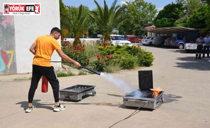 Atça’da üniversite öğrencilerine yangına müdahale eğitimi verildi