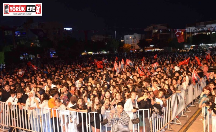 Didim Belediyesi 19 Mayıs’ı Grup “Gripin” ile kutladı