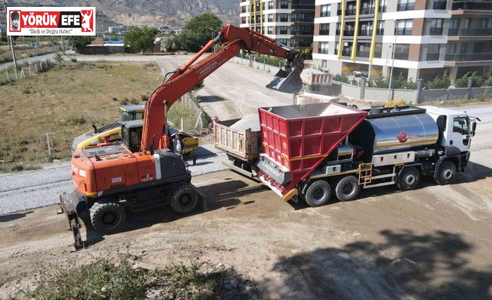 Efeler’in yeni asfalt makinesi ilk görevine çıktı