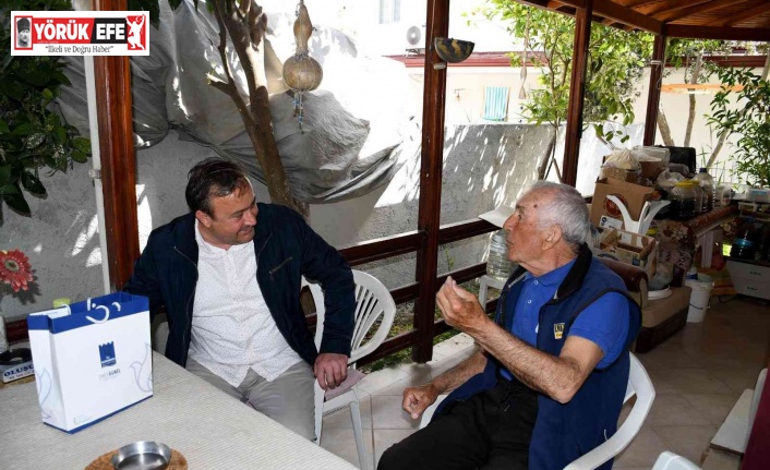 Kuşadası Belediyesi’nden 80’inci yaş sürprizi