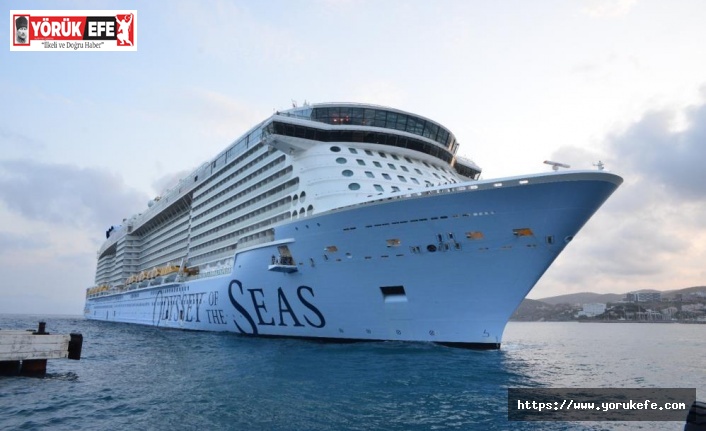 Kuşadası, Türkiye limanlarına gelen en büyük yolcu gemisi Odyssey of the Seas’i ağırladı