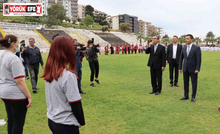 Kuşadası’nda 19 Mayıs Coşkusu