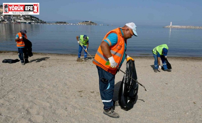 Kuşadası’nda kıyı temizliği