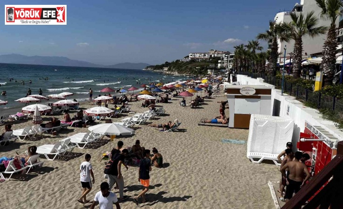 Kuşadası’nda sıcak havada plajlar doldu taştı