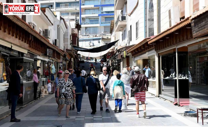 Kuşadası’nda tarihi çarşıların modern yüzü belirmeye başladı