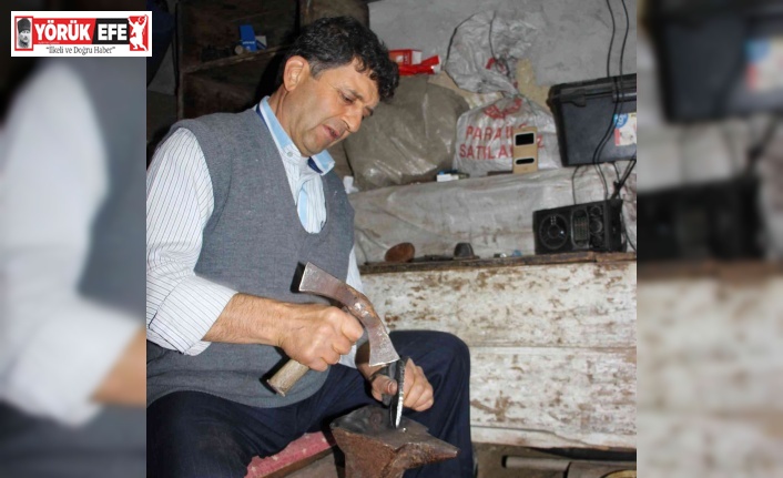 Nal yaparken tutturduğu ritimle bateristlere taş çıkarıyor