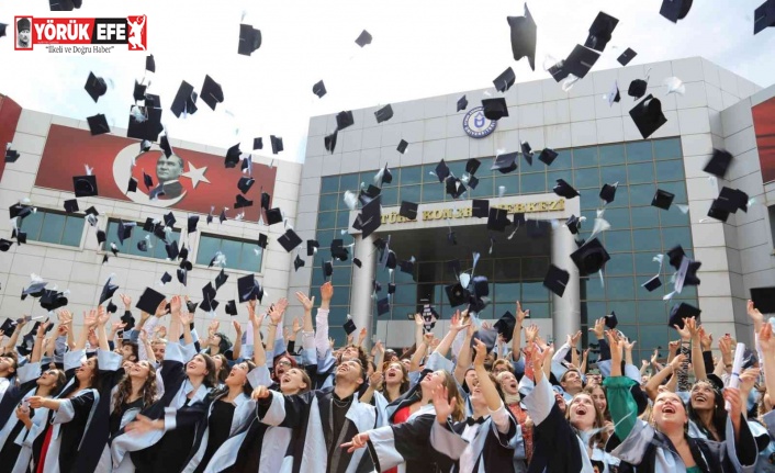 ADÜ Fen Edebiyat Fakültesi mezuniyet töreni gerçekleştirildi