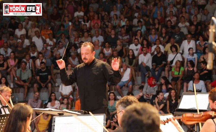 Amfi tiyatronun ilk konserine Didimliler yoğun ilgi gösterdi