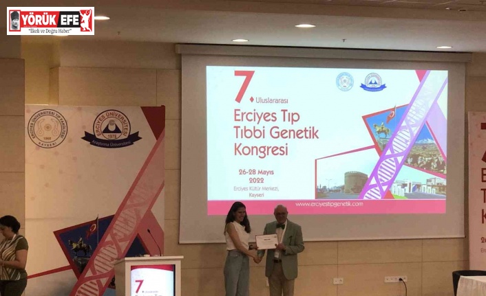 Araştırma Görevlisi Erbaş, poster dalında üçüncülük ödülü kazandı