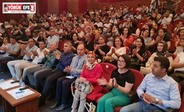 Atatürk Anadolu Lisesi’nde mezuniyet sevinci