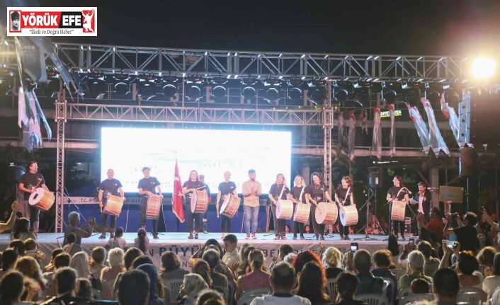 Aydın Büyükşehir Belediyesi’nin ritim gösterisi şölene dönüştü