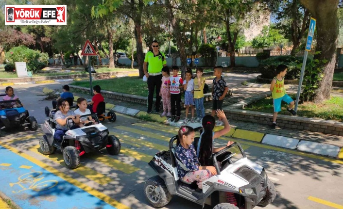 Aydın’da 20 öğrenci “trafik dedektifi” oldu
