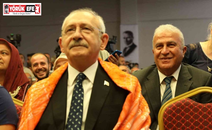 Başkan Atay, İzmir’de takdir topladı