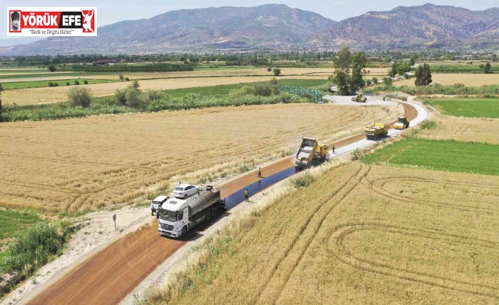Büyükşehir, Kuyucak’ta yol yapım çalışmalarını sürdürüyor