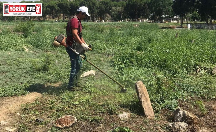 Koçarlı’da mezarlıklar bayram ziyaretlerine hazırlanıyor