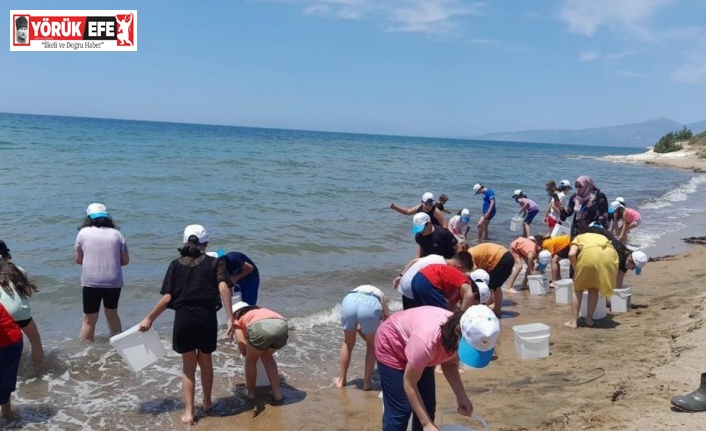 Lider çocuklar, denize balık bıraktı