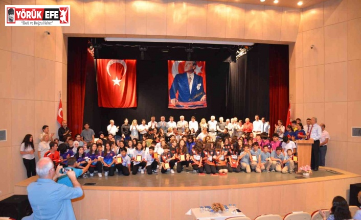 Nazilli’de başarılı öğrenciler ödüllendirildi