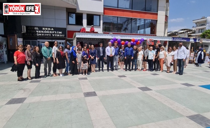 Nazilli’de HEM kursiyerlerinden yıl sonu defilesi ve sergisi