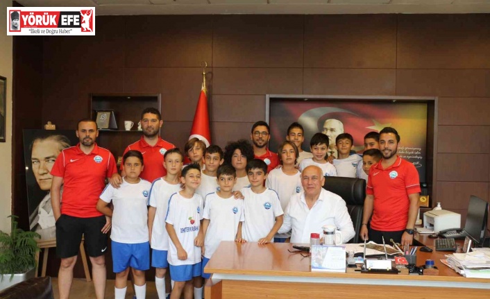 Söke Belediye Başkanı Tuncel’den minik futbolculara milli maç jesti