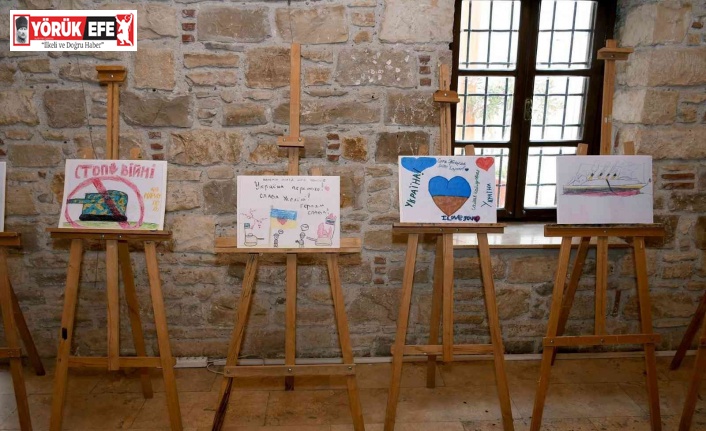 Ukraynalı savaş mağduru çocuklar acı ve umudu çizdi