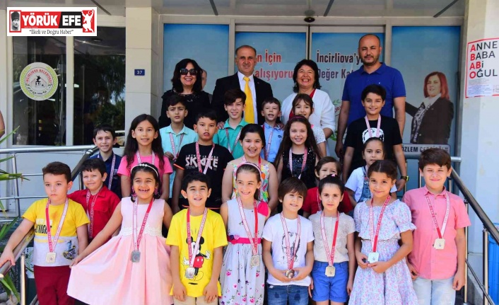 Başkan Kaya madalya verdi, öğrencileri kurslara davet etti