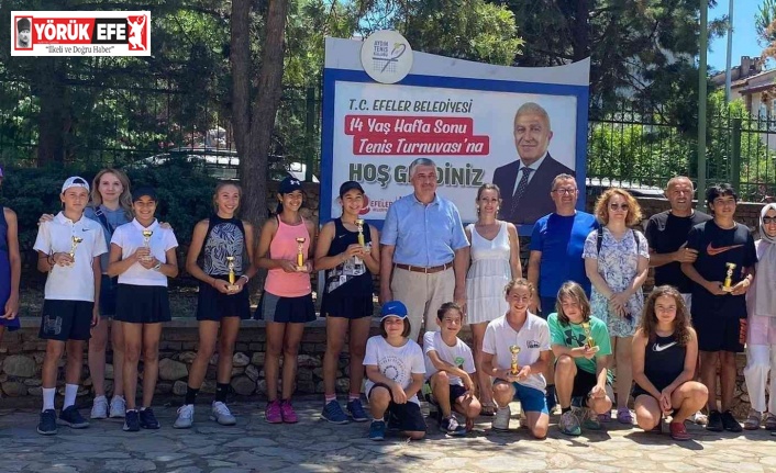 Efeler Belediyesi Tenis Turnuvası’nda ödüller sahiplerini buldu