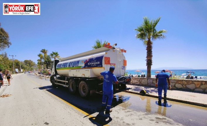 Kuşadası’nda 9 günlük bayram tatilinde plajlardan 3500 ton atık toplandı