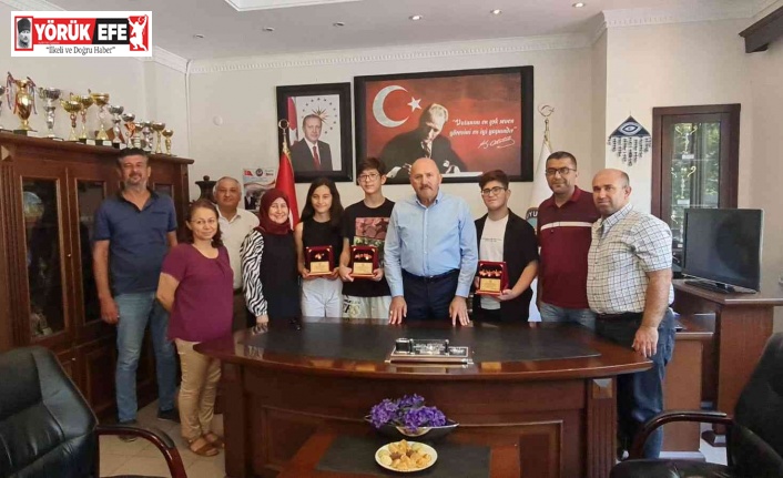 Başkan Ertürk, dereceye giren öğrencilerle buluştu