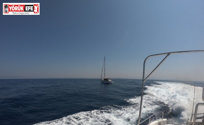 Didim’de yelkenli tekne içerisindeki 33 düzensiz göçmen kurtarıldı