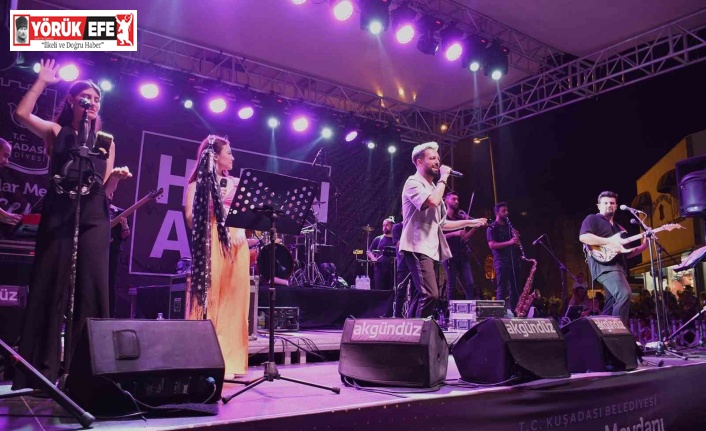 Kuşadalılar Balıkçılar Meydanı’nda doyasıya eğlendi