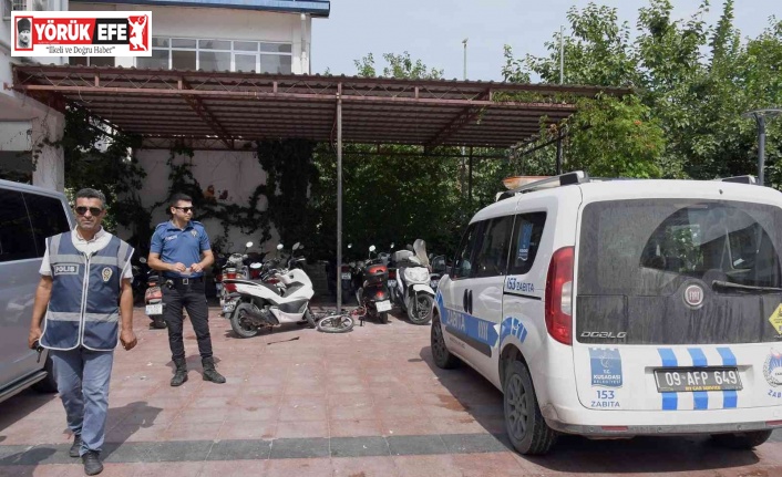Kuşadası Belediyesi’nin zabıta aracına çirkin saldırı