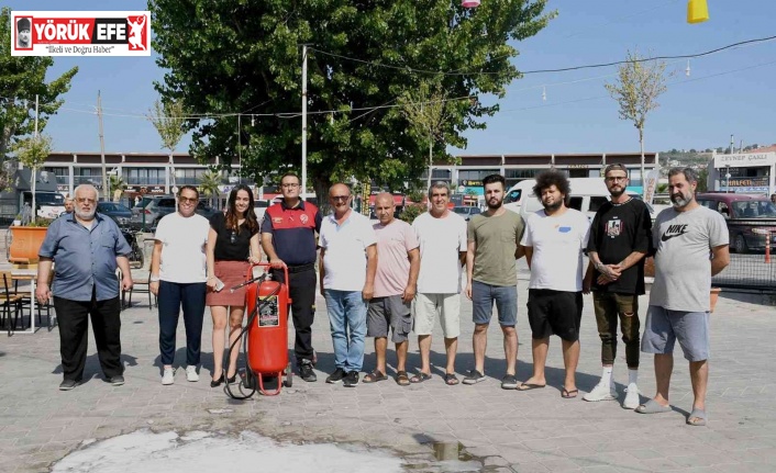 Kuşadası Nazilli Halk Pazar’ında yangın söndürme eğitimi verildi