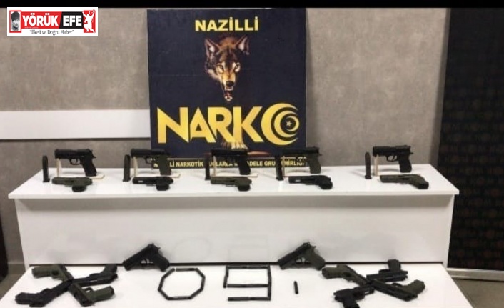Nazilli’de otomobil gizlenmiş 9 adet silah ele geçirildi