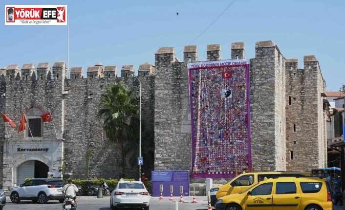 Türk kadınlarının motifleri tarihi kervansarayın duvarını süsledi