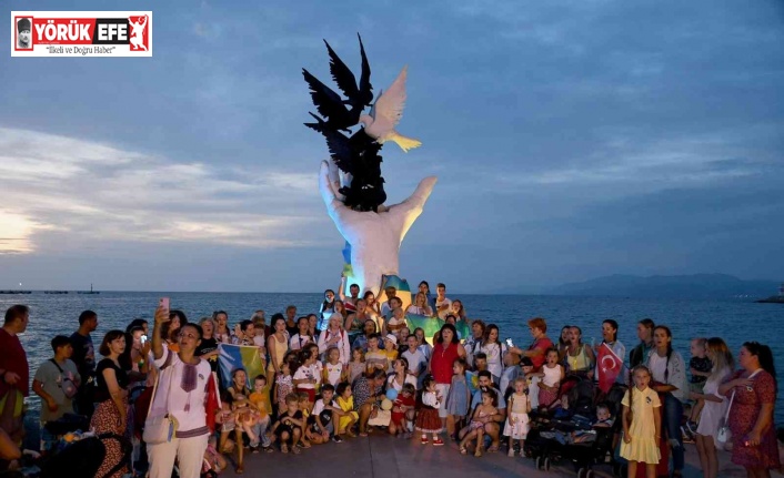 Ukraynalı savaş mağdurları Kuşadası Belediyesi’ne teşekkür etti