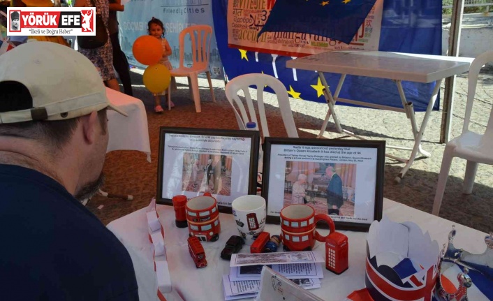 Didim’deki İngilizler, festivalde kraliçelerini unutmadı