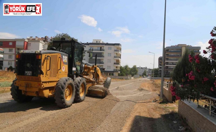 Efeler’de yolların bakım ve onarım çalışmaları sürüyor