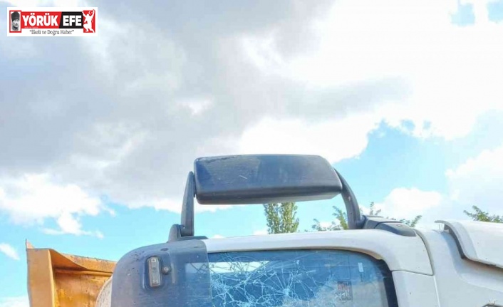 Hafriyat kamyonu devrildi: 1 ölü