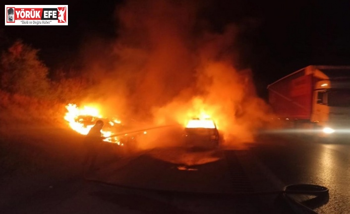 Hareket halindeyken yanan araç hurdaya döndü